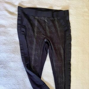 Jessica Simpson Black Patterned Leggings – Size L (14–16)